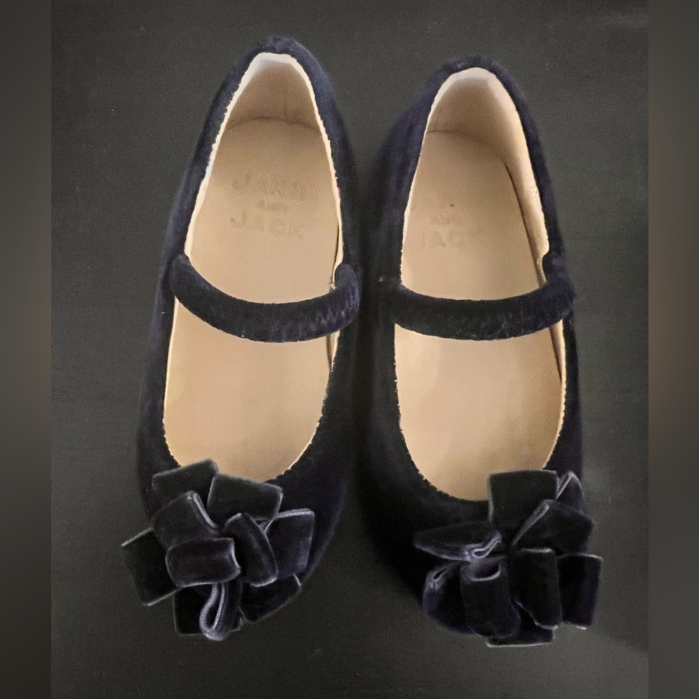 Janie and Jack
VELVET BOW BALLET FLAT